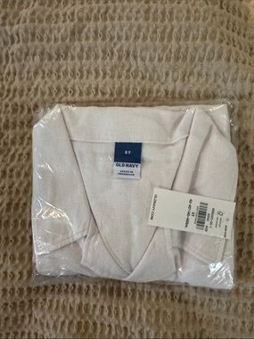 Old Navy Men's Light White Button-Down Casual Shirt